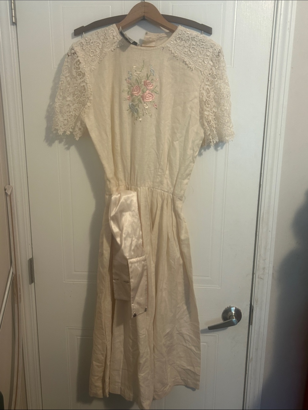 Cream Lace Sleeve Girls' Dress with Floral Embroidery